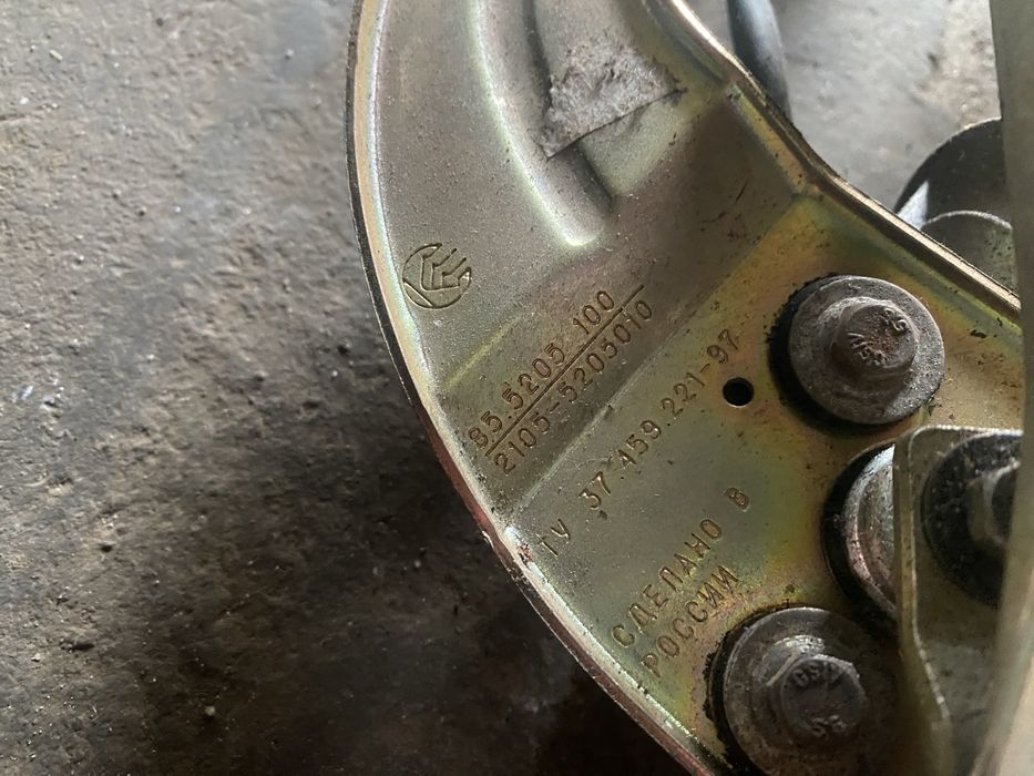 Скло, трапеція, фара до ВАЗ 2102