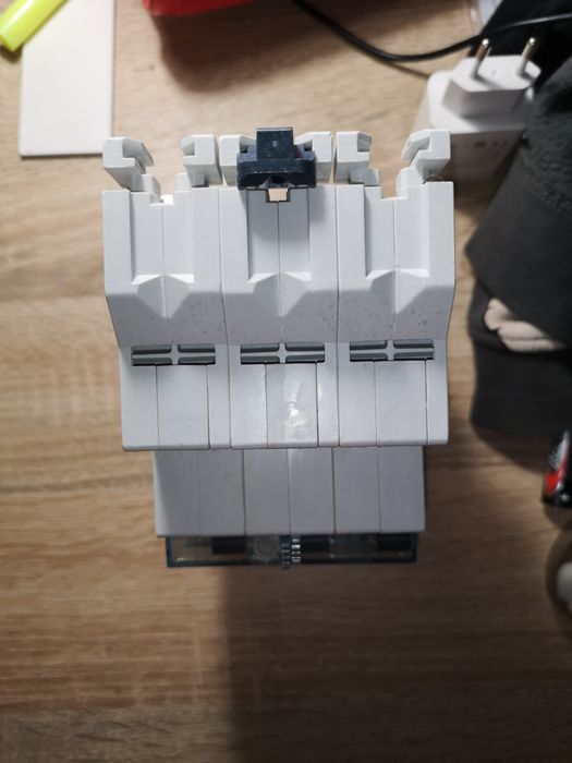 Przełącznik naprądowy HAGER SLS E50