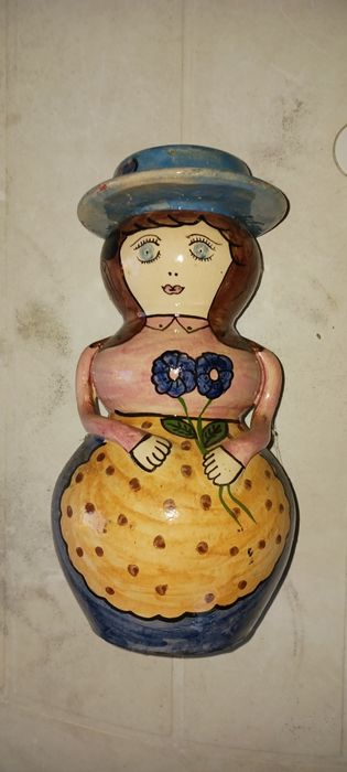 Boneca de olaria (32 cms)