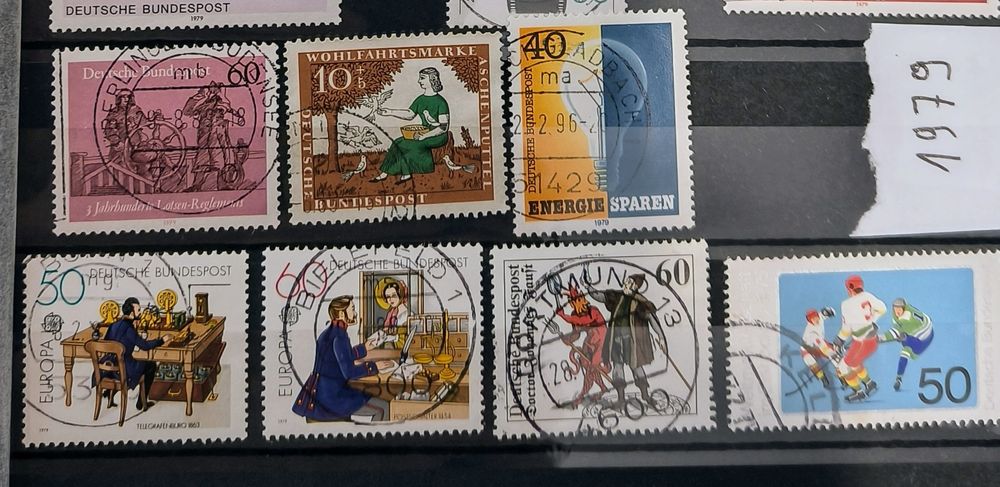 Niemieckie stemplowane znaczki z rocznika 1979