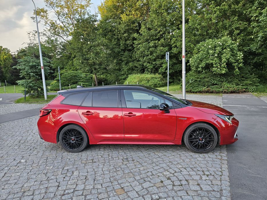 Do wynajecia Toyota Corolla 2.0 hybrid