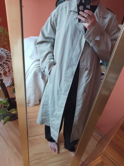 Klasyczny płaszcz vintage z lat 80