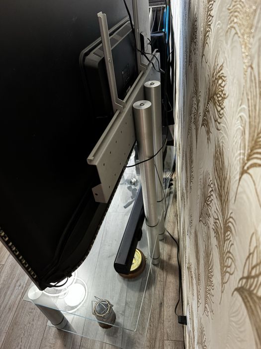 Тумбу стеклянную крепление под телевизор