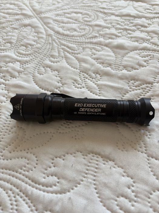 Lanterna E2D Executive Defender