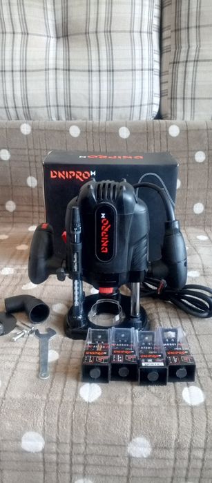 Ручний фрезер Dnipro-M ER-120S