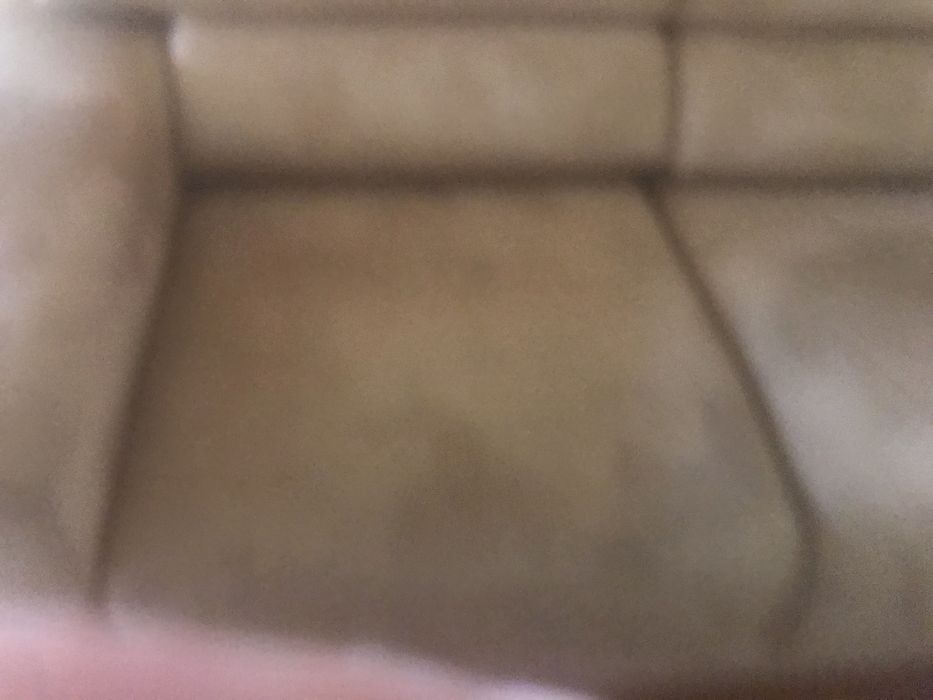 Sofá em micro fibra aveludada genero alcanfara como novo