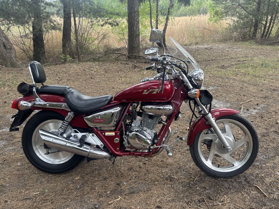 Motocykl chopper daelim VT 125
