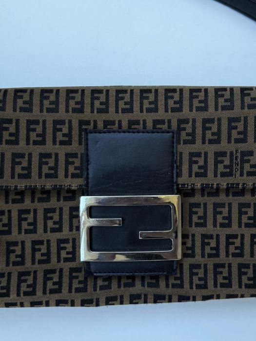 Сумка багет Fendi