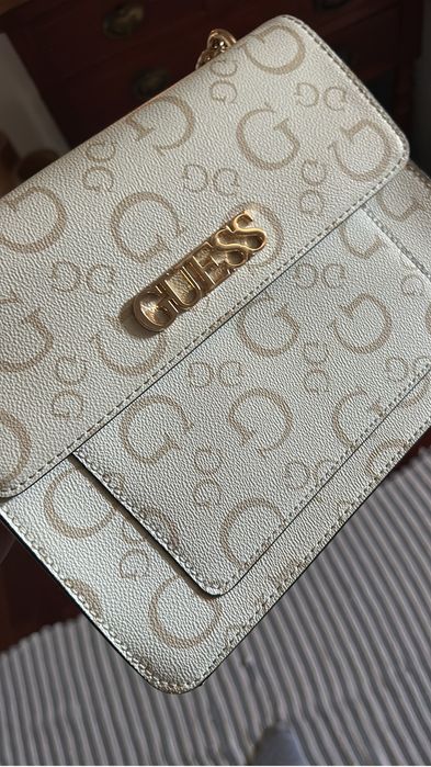 Mala Guess original em muito bom estado