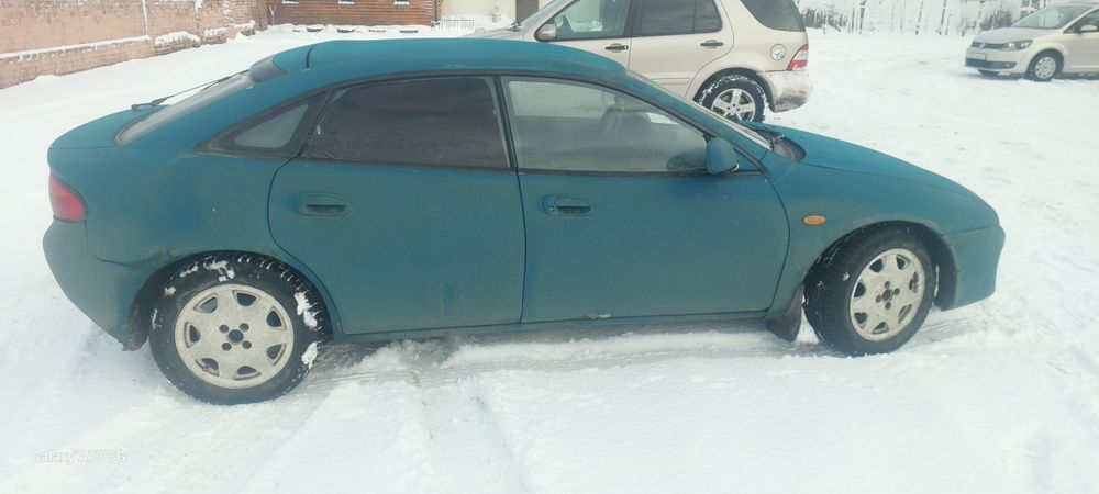Мазда 323ф 1.5л продам.
