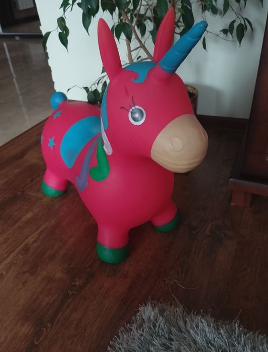 Konik gumowy do skakania dla dziecka