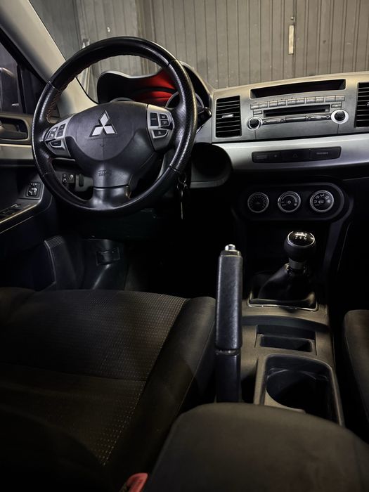 Продам в рассрочку mitsubishi Lancer.