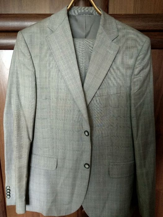 Продам мужской костюм VD one