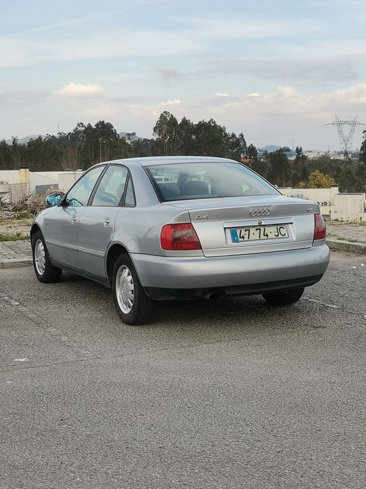 Audi A4 1.6 100cv