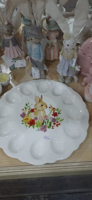 Декор статуэтуки кролики.