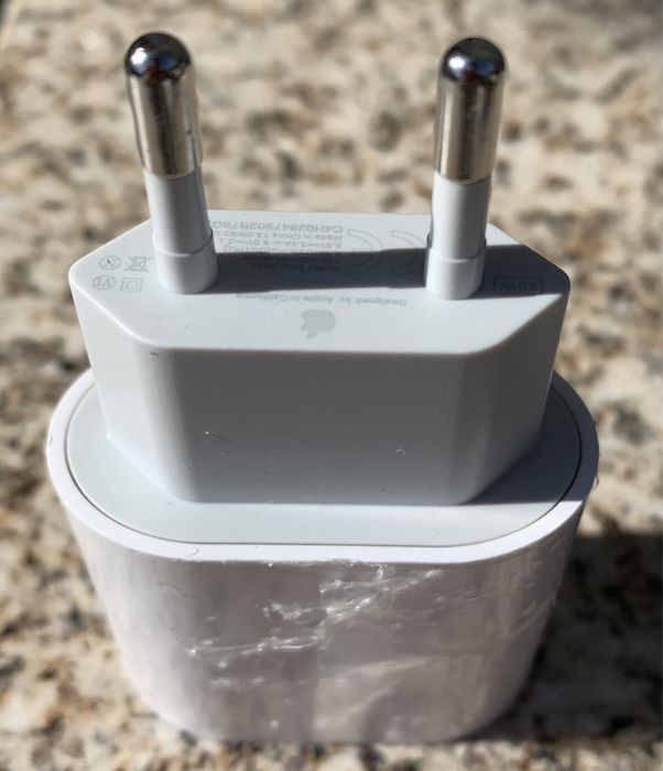 Carregador fast charging USB-C 20W para telemóvel / tablet