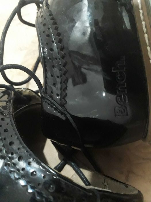 Лофери   лаковані " Bench ".