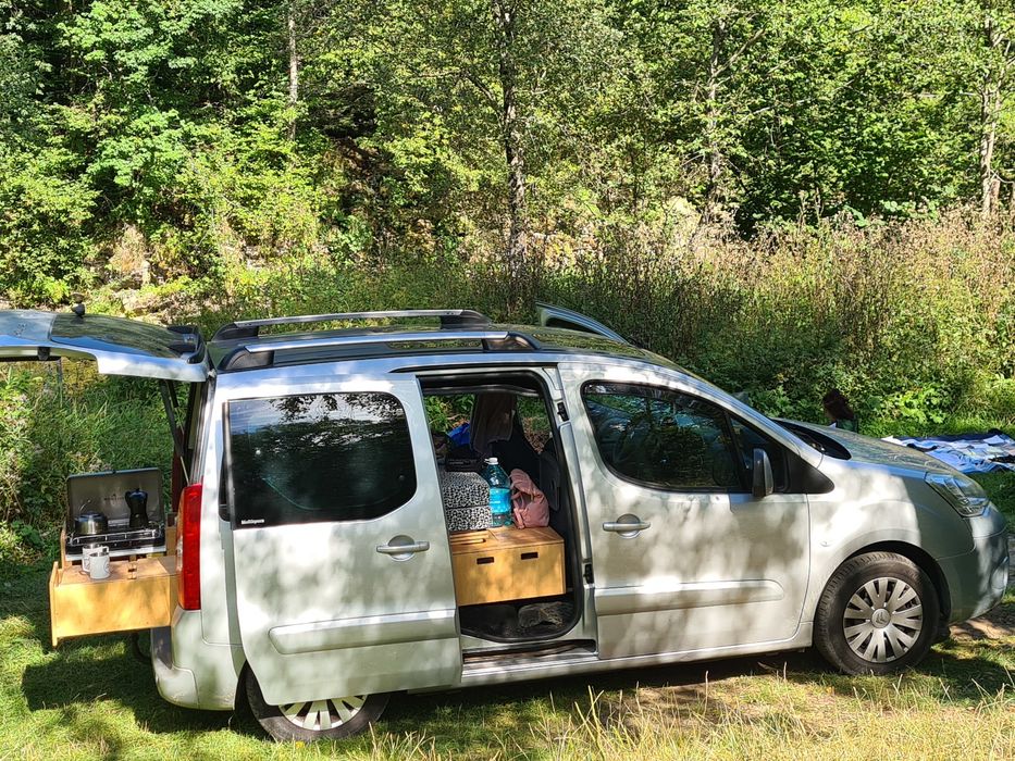 Camperbox modułowa zabudowa turystyczna