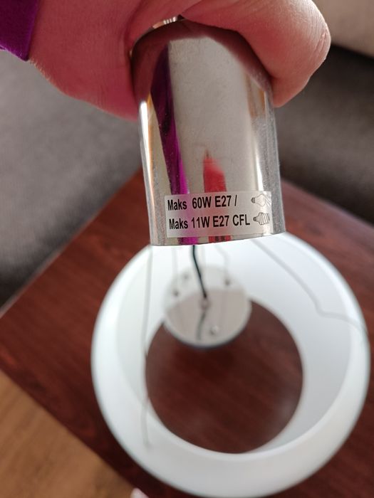 Lampa wisząca z białym kloszem,regulowana