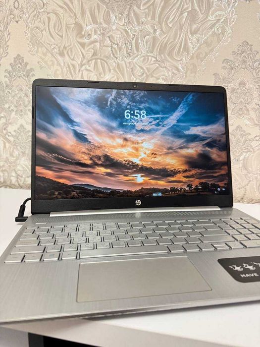 Продам ноутбук HP Laptop 15s-eq1006ua