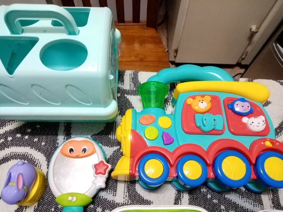 Brinquedos para bebé e criança