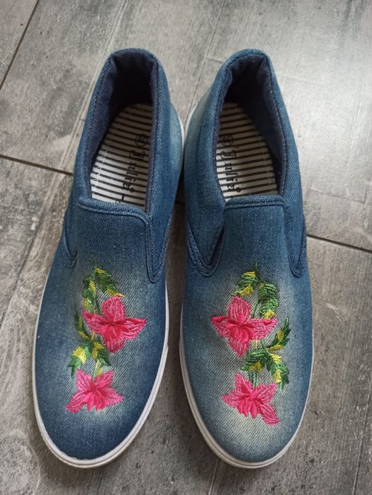 Damskie buty r. 39