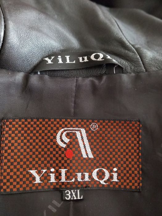 Skórzana czarna  kurtka , żakiet z kapturem  rozmiar 40-42