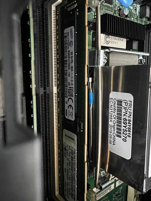 Serwer Lenovo x3650 M4 , 2x Intel Xeon E5-2620v2 , 32Gb RAM , 2x Zasilacz , 2x QLogicFC