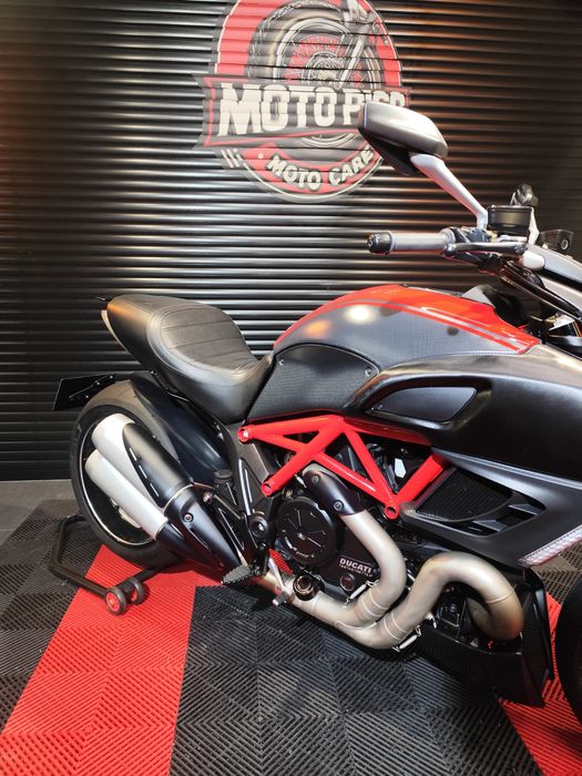 Ducati diavel 1200 carbon