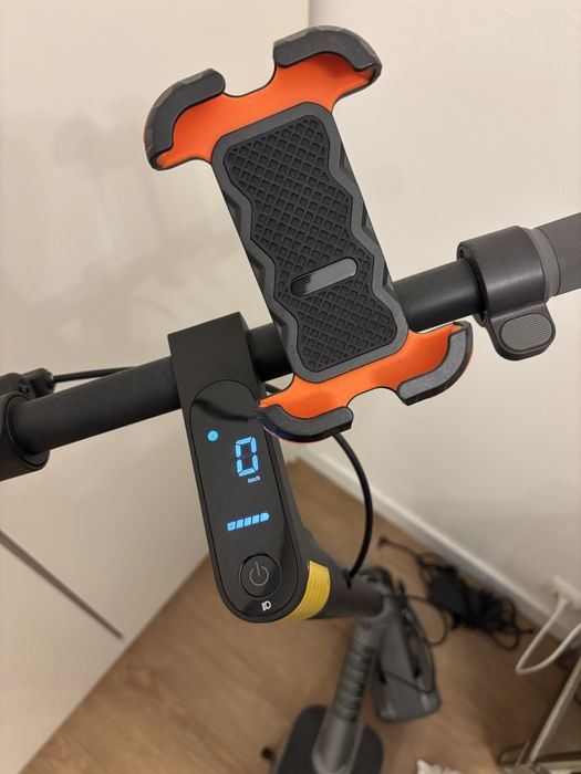 Trotinete eletrica Xiaomi Eletric Scooter 4 Ultra c/ dual suspension