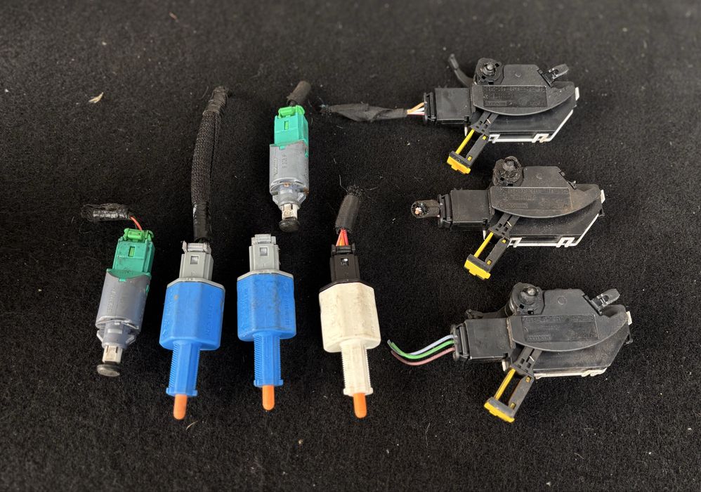 Датчик положення педалі щеплення Renault Megane 3 Scenic 3