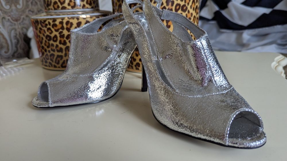 Oasis босоніжки 39 розмір шкіра нові