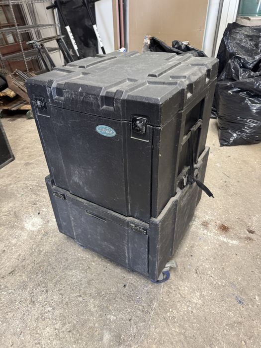 Rack SKB up and down