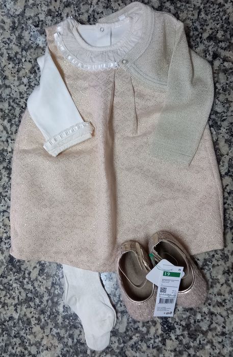 Conjunto vestido, body, meia calça, bolero e sapatos