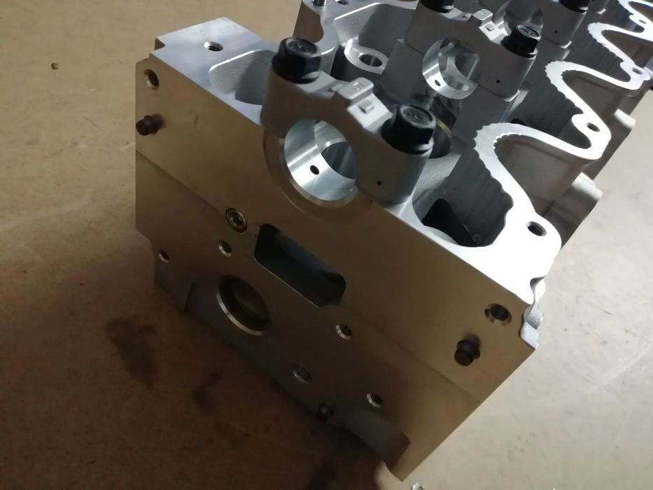 Cabeça Motor 2.0 / 2.2 d/td - Toyota Avensis, Carina e Picnic Corolla