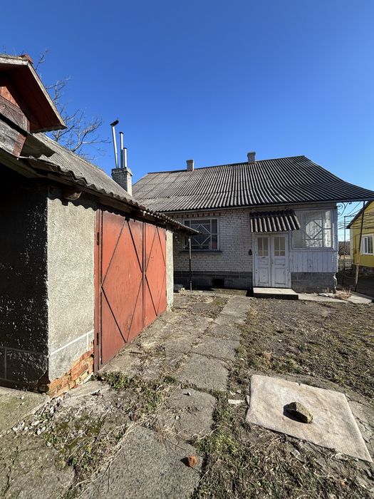 Продається будинок поруч з м.Шептицький