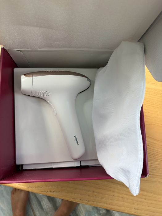 Фотоепілятор Philips Lumea Advanced BRI921/00