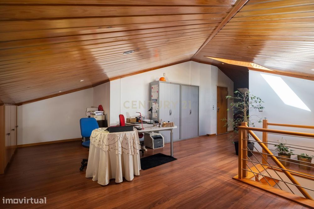 EXCLUSIVO apartamento T3 com o privilégio de contar ainda com um amplo