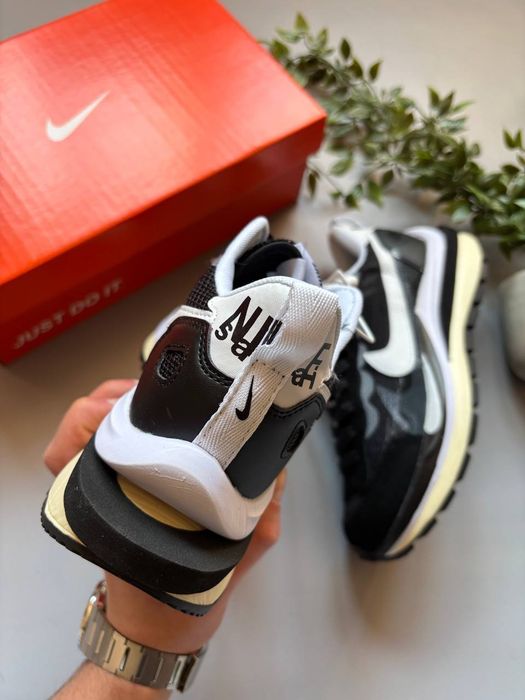 36-45 Nike VaporWaffle x Sacai Black White