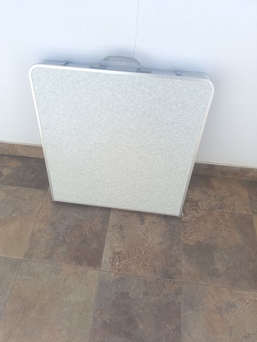 Mesa de  campismo 1.20x60 dobrável como nova