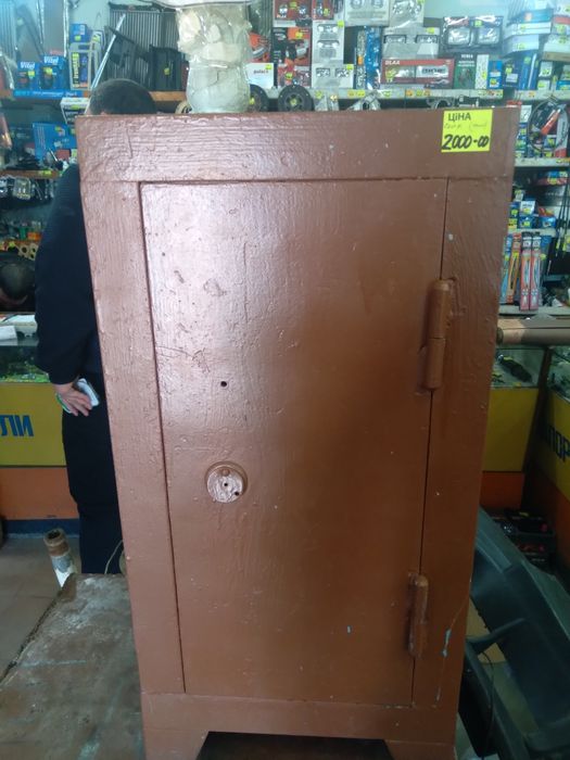 Продаю хорошые сейфы.