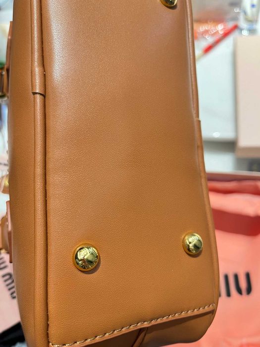 MiuMiu Brązowa Torebka 2025 - Elegancja i Luksus w Jednym