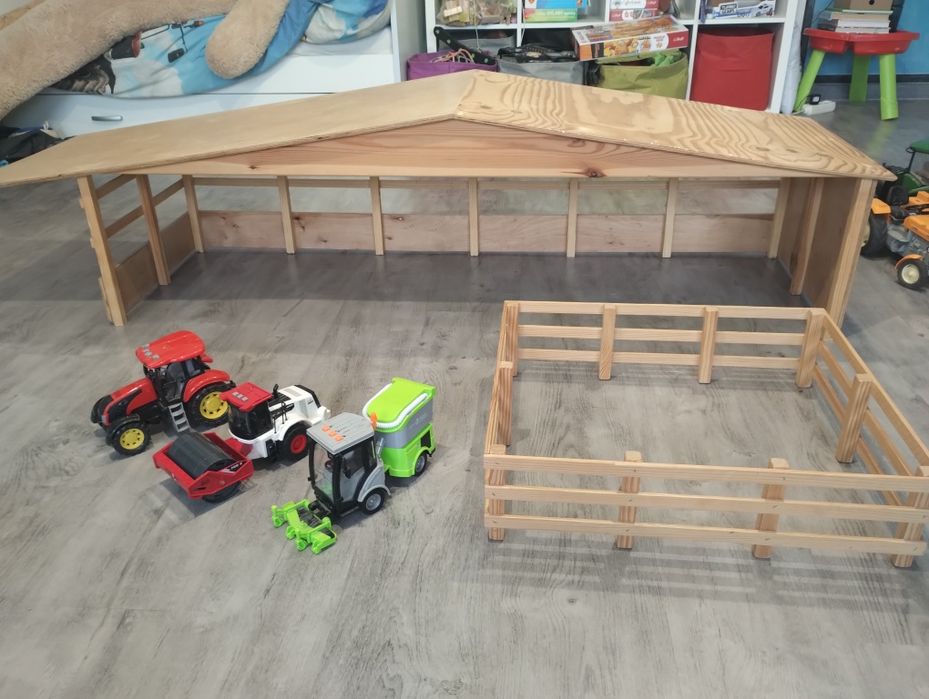 Stodoła wraz z zagroda dla dzieci