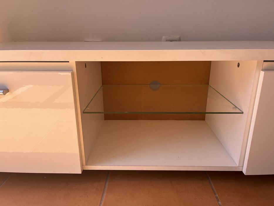 Movel TV Branco com gavetas
