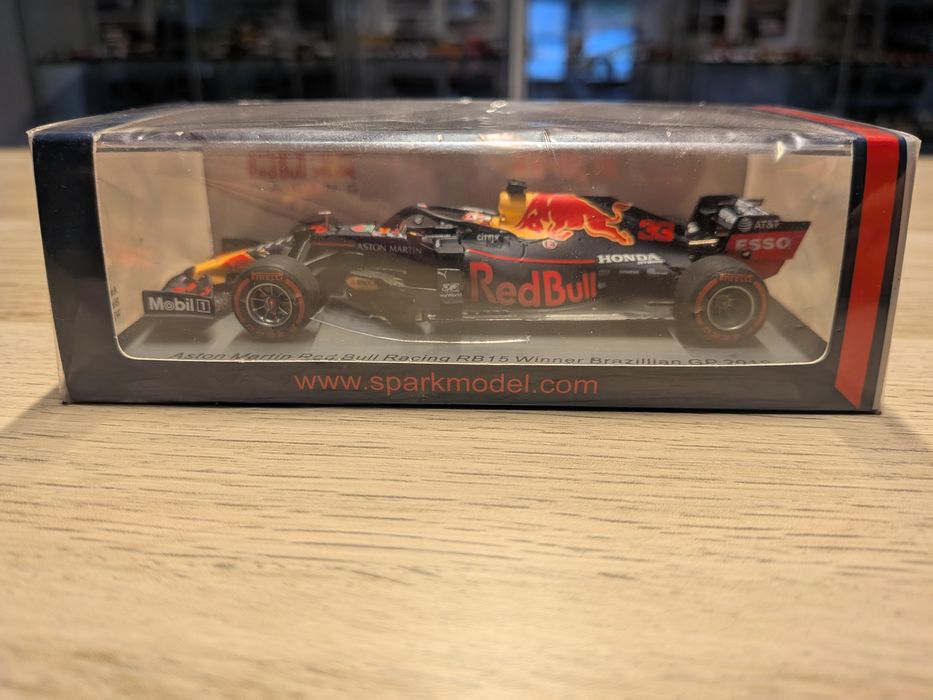Aston Martin Red Bull Racing RB 15 - 1/43