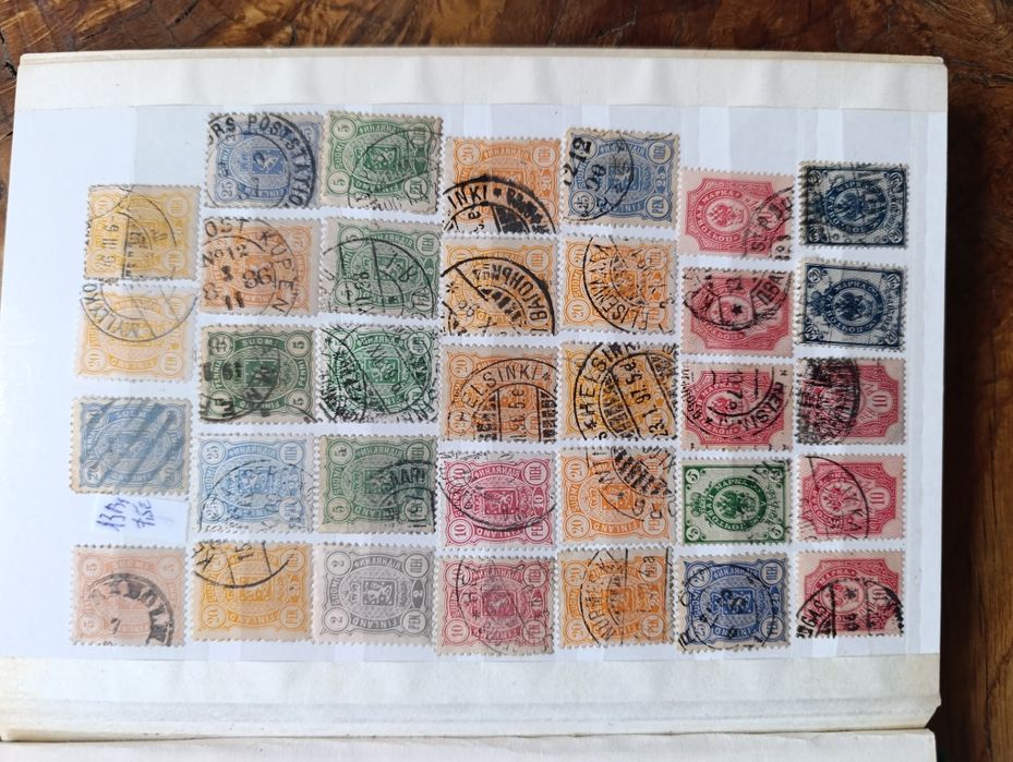 11 klaserów ze znaczkami cały świat