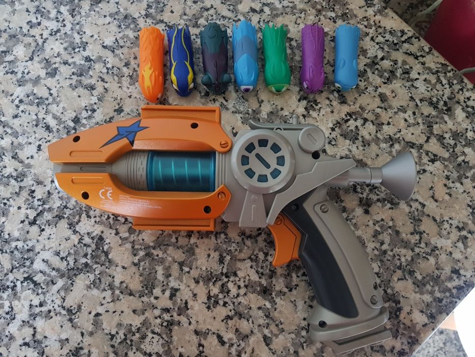 Pistola SLUGTERRA - com 7 Slugs