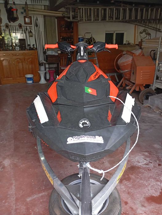 Vendo mota de água como nova