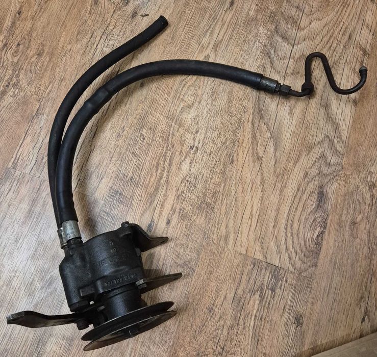 Pompa Wspomagania Kierownicy AUDI 80 B2 (78-86r.) Oryginalna ZF
