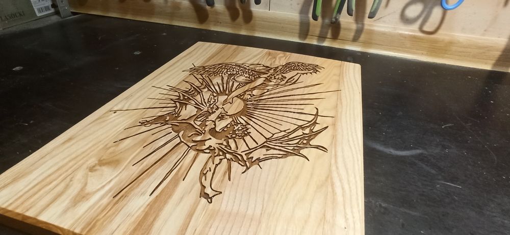 "Anioł i demon" Praca wykonana w drewnie jesionu.